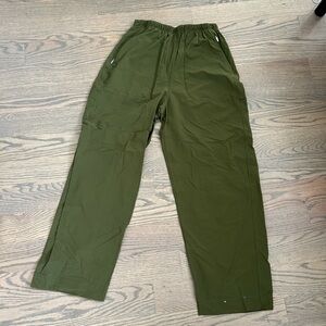 Lululemon green straight leg pant